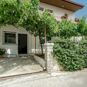 Apartment Apartman Inga, Pula