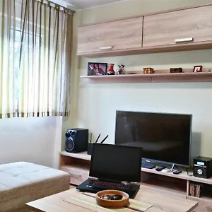 Romina Apartman