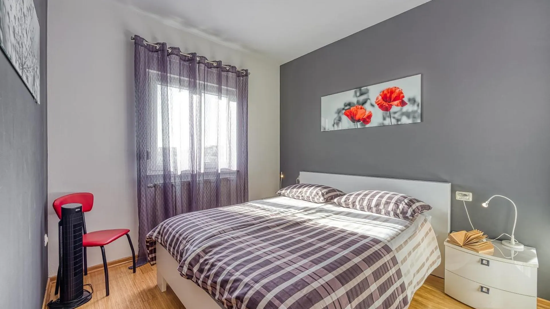 Apartment Dea - Three Bedroom Apartment Pula